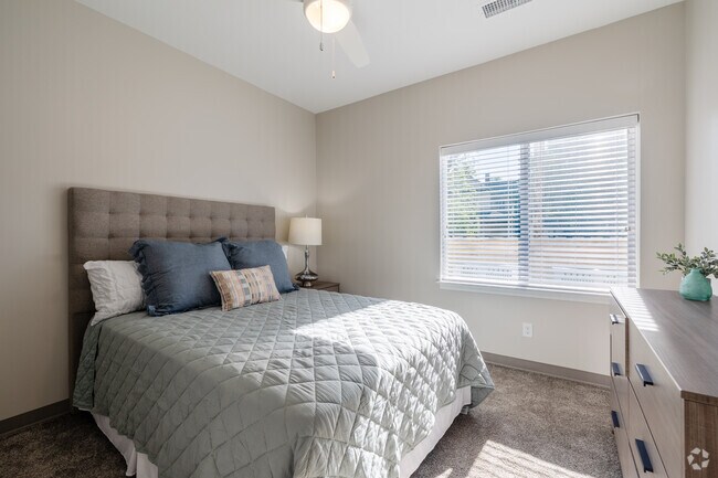 1BR, 1BA - 685SF - Bedroom