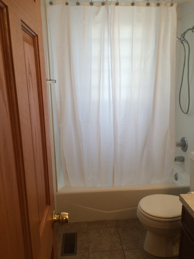 Fresh Bath - 2837 County Rd H2 Apartamentos Unidad lower