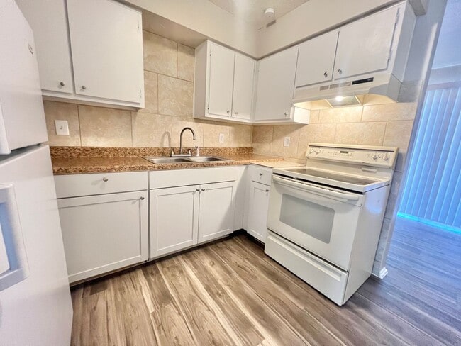 Photo - 183 Monte Largo Dr NE Unit 1