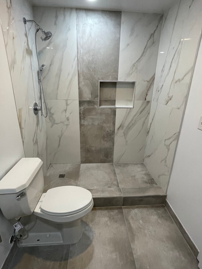 Building Photo - 811 S Lytle St Unit 618 Rental