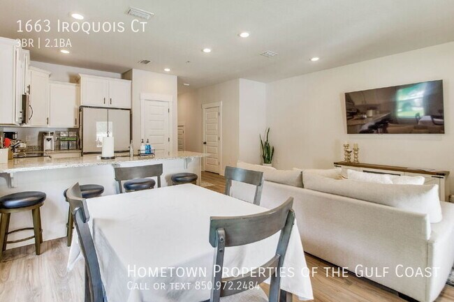 Photo - 1663 Iroquois Ct