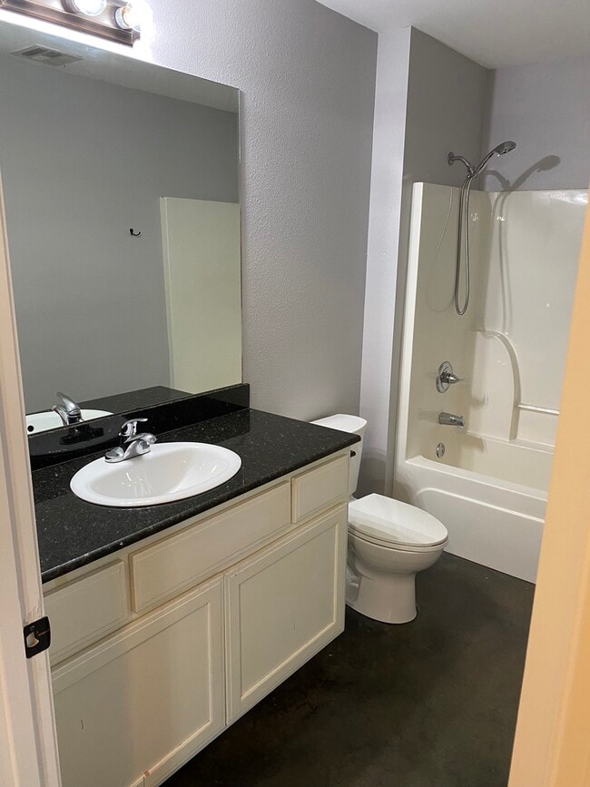 Photo - 13 W 42nd St