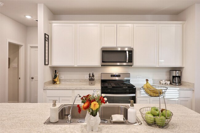 Photo - 16858 Pandora Wy