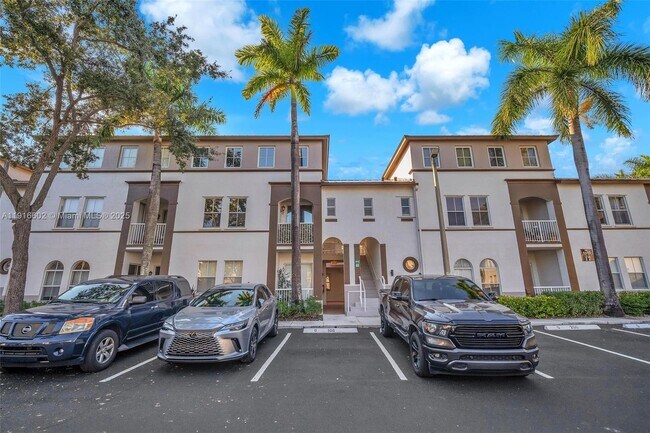 Building Photo - 4405 SW 160th Ave Unit 210