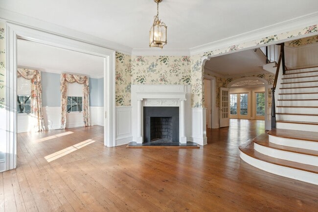 Photo - Gorgeous Historic South of Broad Home