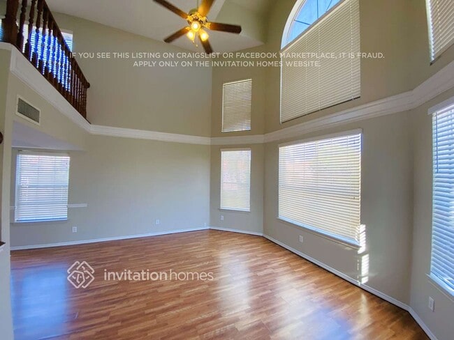 Photo - 302 S Quail Ln