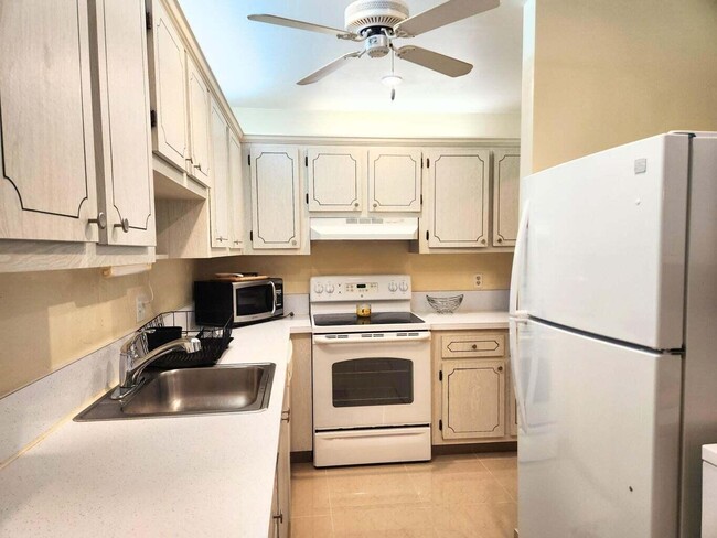 Photo - 2920 SW 15th St Unit 202