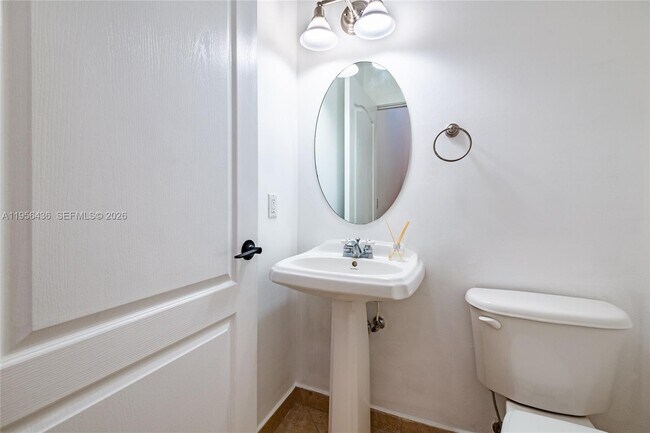 Photo - 2819 Coconut Ave