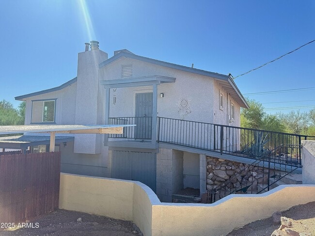 Building Photo - 843 N Arroya Rd