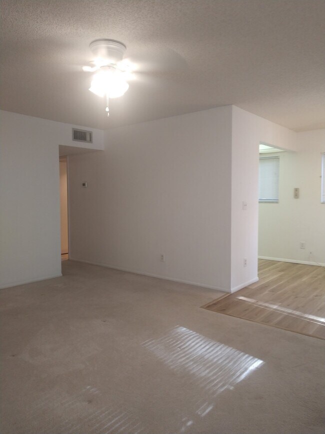 Photo - 2 Bedroom/2 Bath Palm Harbor Condo Unit #264