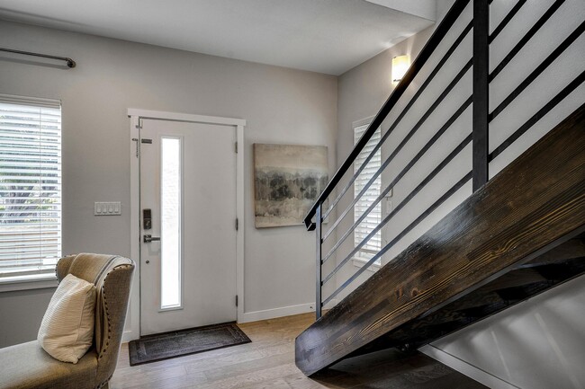 Photo - 1417 E Crockett St