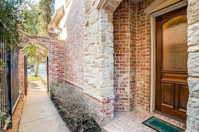 Photo - 5143 Miller Ave