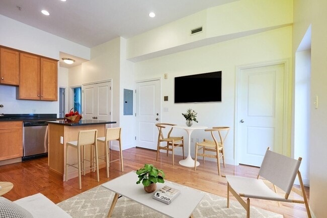 Photo - 58 E Springfield St Unidad 3