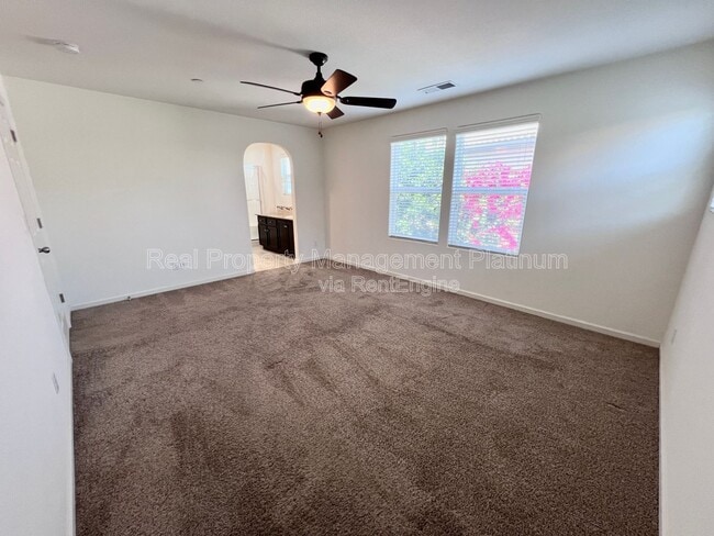 Photo - 1484 Mosaic Way