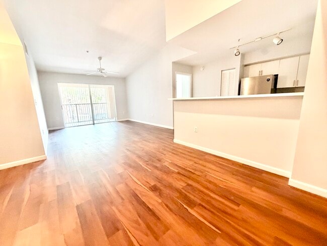 Building Photo - 4856 N State Rd 7 Unit 1207