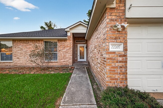 Building Photo - 22207 Falconwood Ln Rental