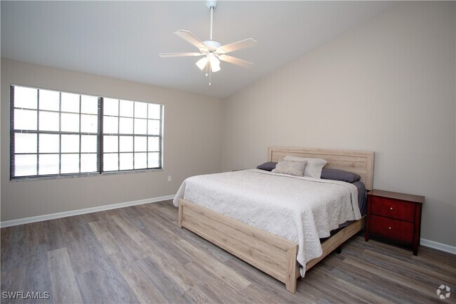 Building Photo - 800 Meadowland Dr Rental
