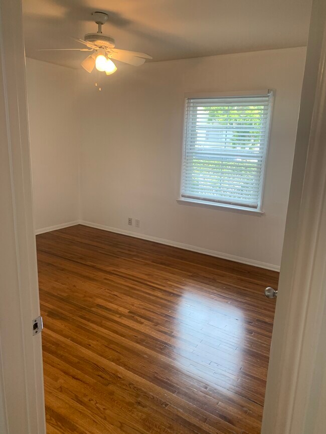 Photo - 8752 Guthrie Ave Unit 8752