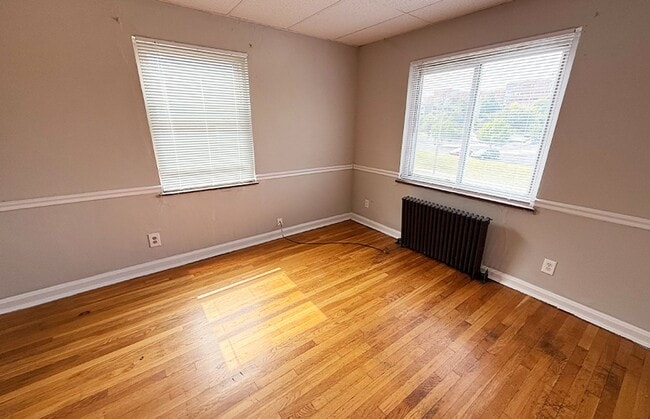 Photo - 956 Ludlow Ave Unit 956-06