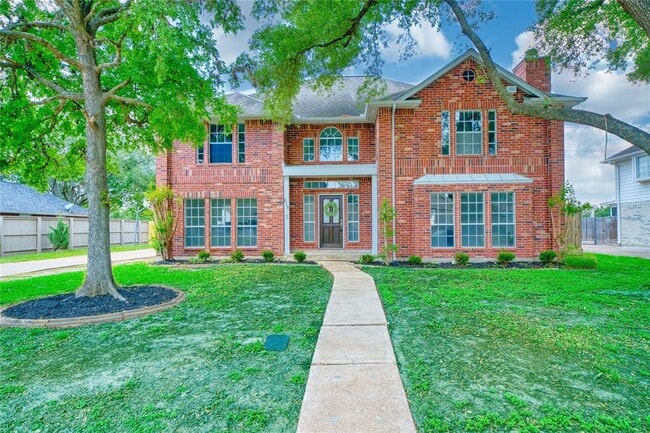 Photo - 619 Green Belt Dr House