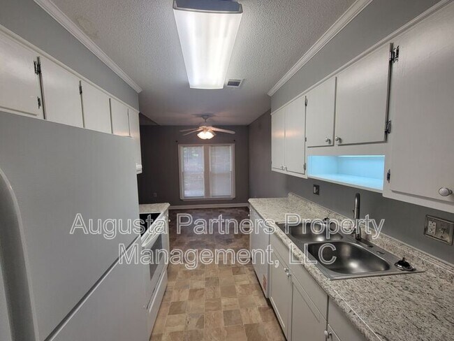 Photo - 3528 Woodlake Rd