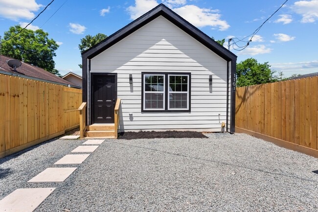Photo - 1101 Wooding St