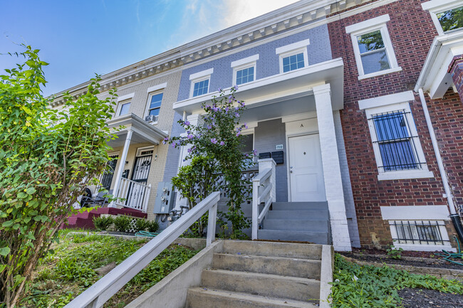 Photo - 710 Columbia Rd NW Townhome