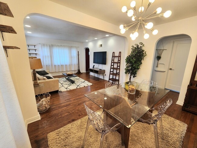 Photo - 8400 Richard Ave