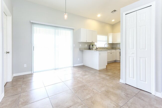 Photo - 1718 SW 12th Terrace