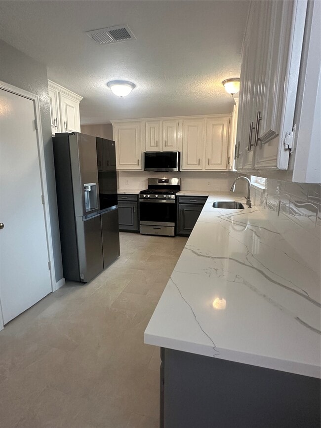 Photo - 501 Cindyrella Dr