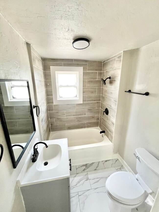 Photo - 2101 W 17th St Unit A