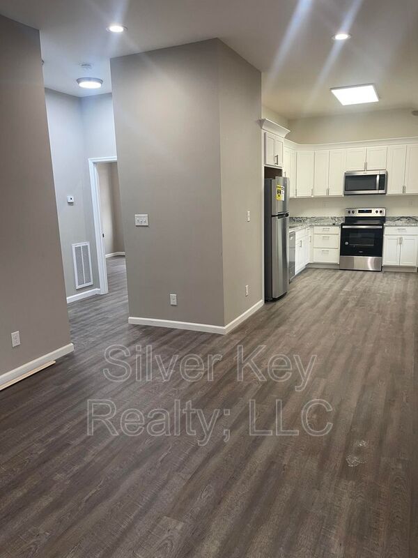 Photo - 203 Green St Unidad A