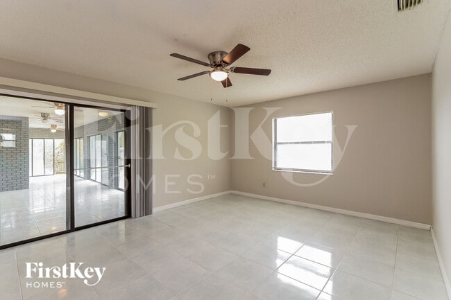 Photo - 558 Murphy Ave