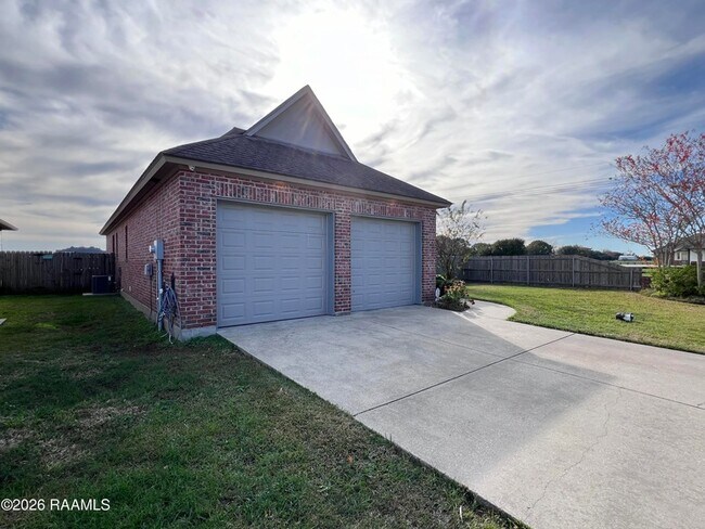 Photo - 100 Birchview Dr