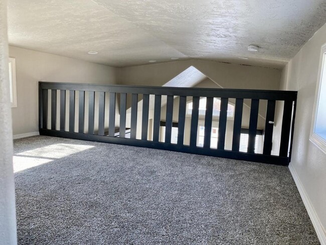 Photo - 405 S 1st St