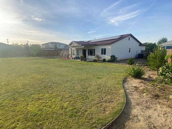 Photo - "Charming 3-Bed Oasis with 2 Baths & 1749 Sq Ft of Comfort in Bakersfield!"