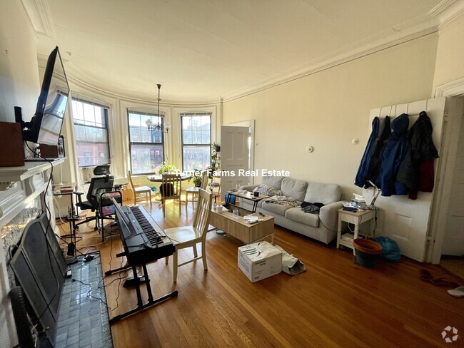 Building Photo - 464 Beacon St Rental