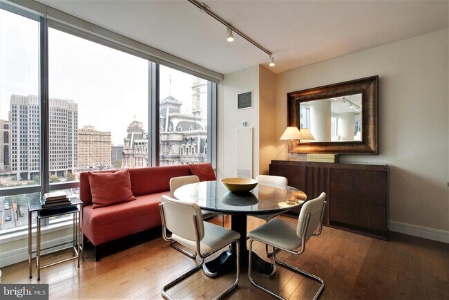 Photo - 1414 S Penn Square Unidad 10F