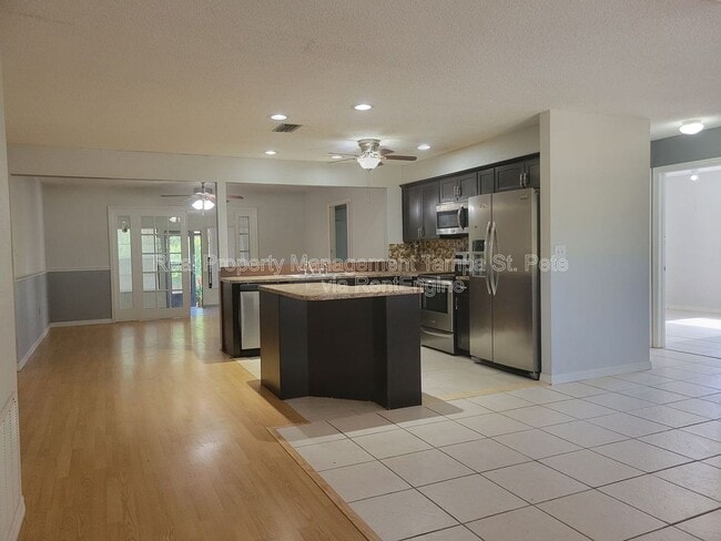 Photo - 12387 Seagate St