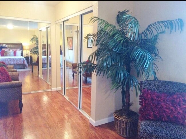 Photo - 238 S Park Victoria Dr