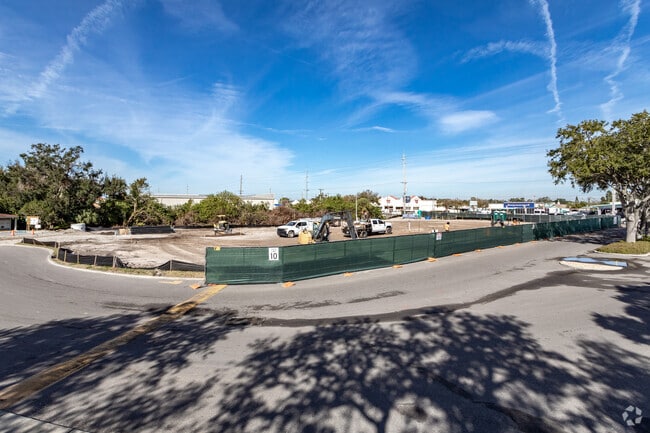 Building Photo - Vantage on Hillsborough - Phase II Rental