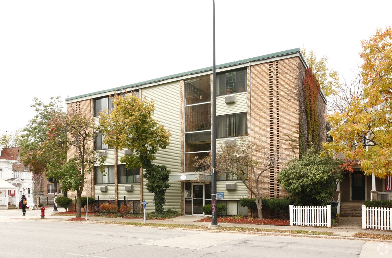 Primary Photo - 344 S Division St Apartments