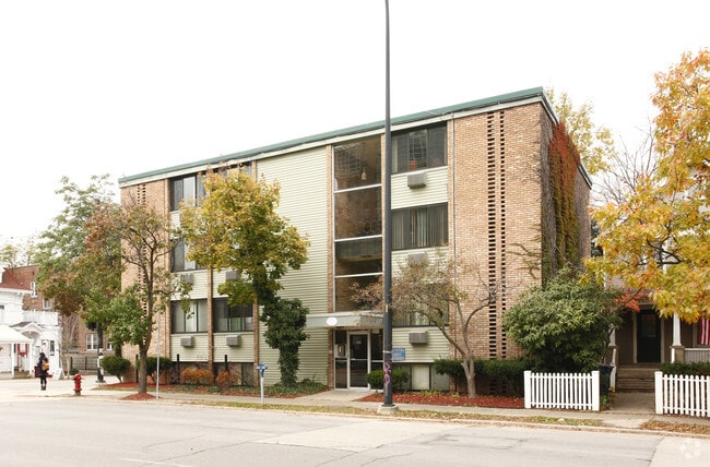 Building Photo - 344 S Division St Rental