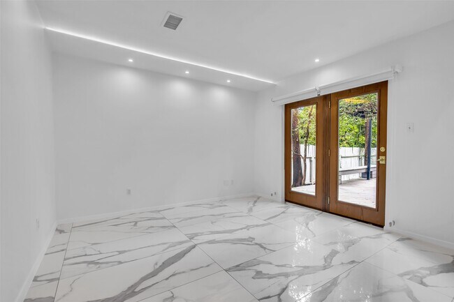 Photo - 41 Hickory Oak Dr
