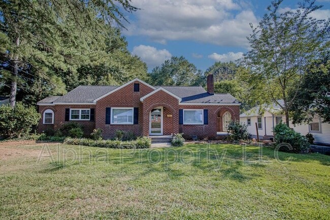 Building Photo - 739 Anderson Dr