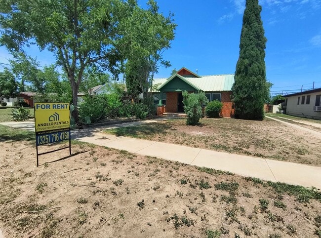 CUTE 2 bedroom, 1 bath home AVAILABLE NOW! - CUTE 2 bedroom, 1 bath home AVAILABLE NOW!