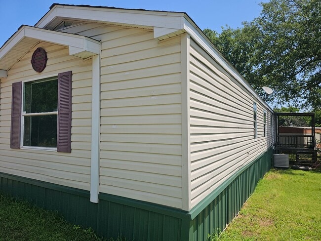 Photo - 3 bed 2 bath Mobile Home