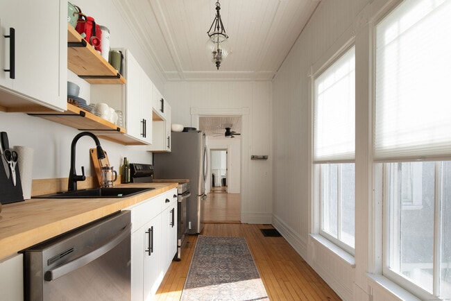 Photo - 362 Lime Rock Rd Unidad B