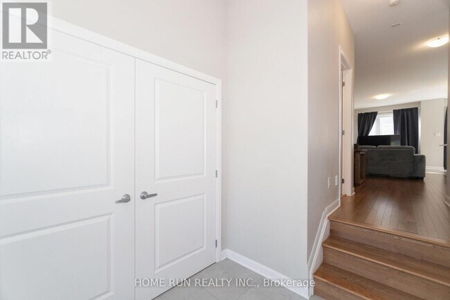 Photo - 422 Kayak St