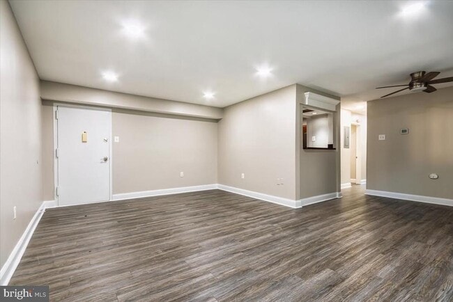 Building Photo - 211 Victor Pkwy Unit 211D